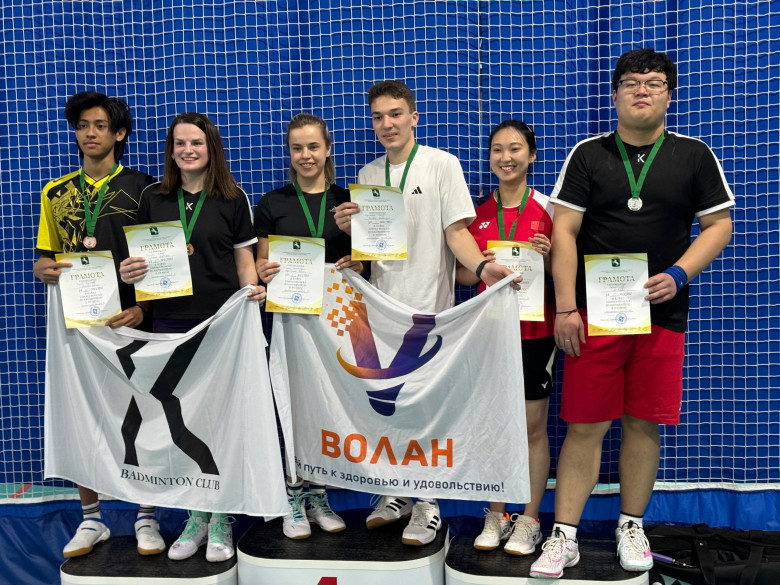Призёры Эльбрус XDB - бадминтон фото