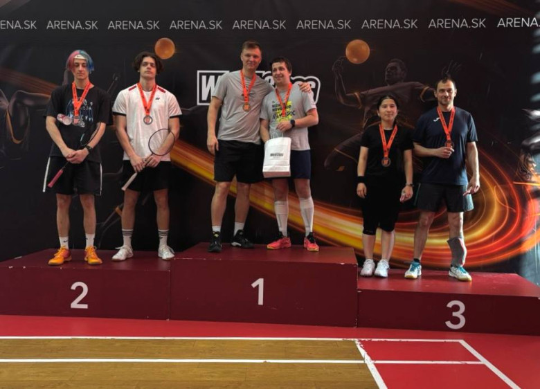 Призёры Arena Sk DF - бадминтон фото